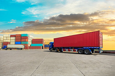 貨運(yùn)卡車 現(xiàn)代經(jīng)濟(jì)的大動脈